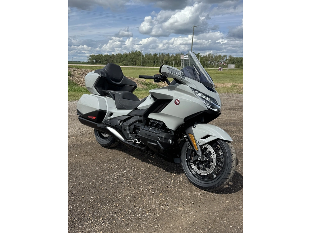 2026 Honda Gold Wing Tour alt