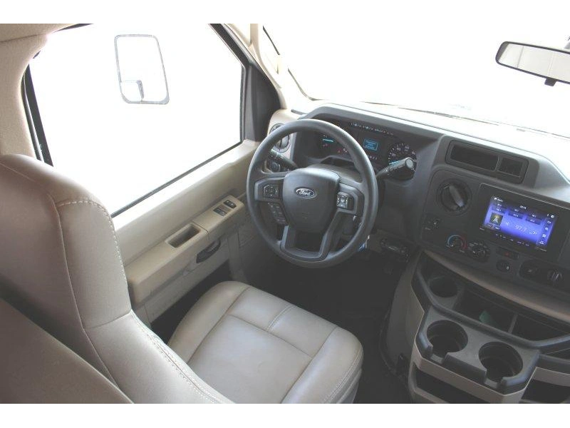 Thor Motor Coach Four Winds 22e 2025 alt