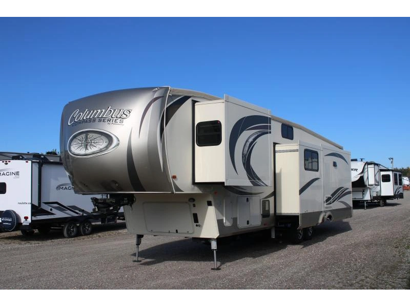 Palomino Columbus 377mb 2017 alt