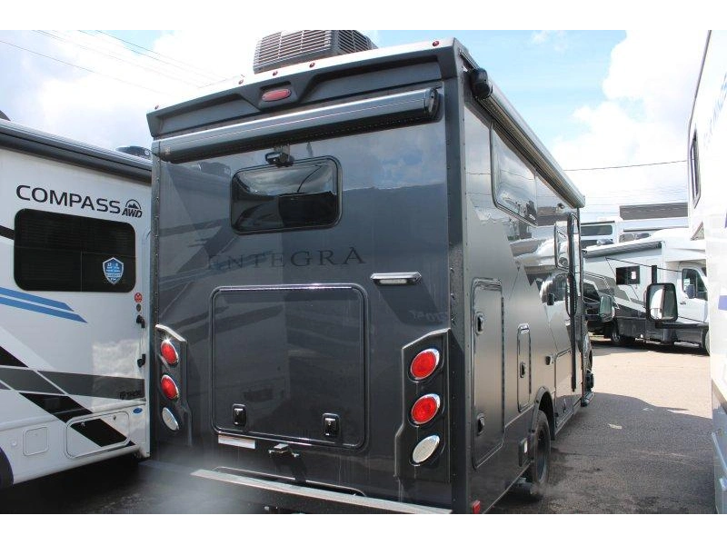 Entegra Coach Condor 22t 2026 alt
