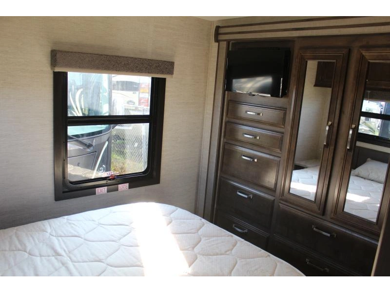 2022 Entegra Coach Esteem 31f alt