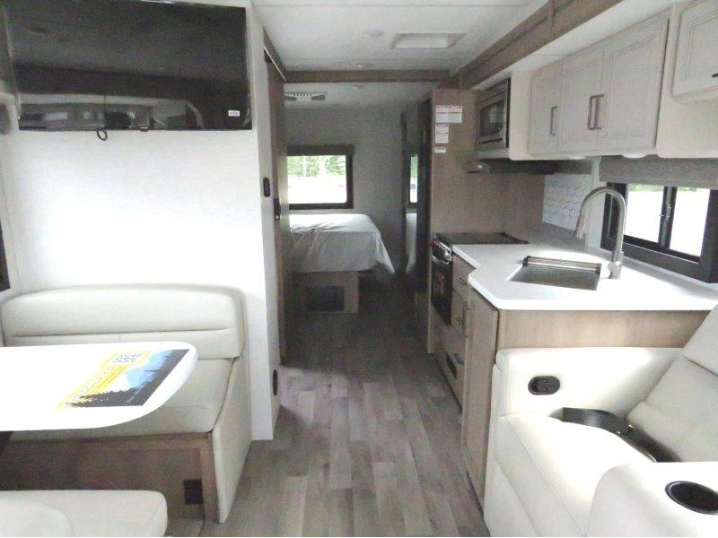 Thor Motor Coach Resonate 29d 2026 alt