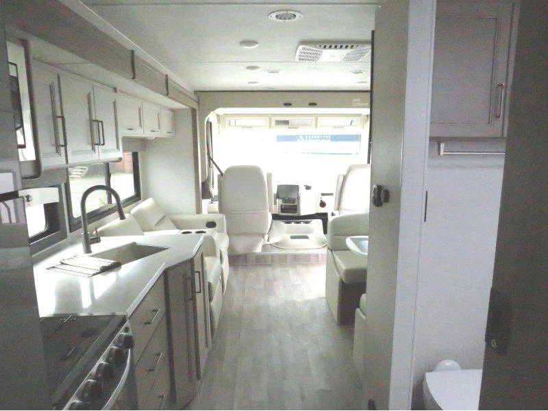 Thor Motor Coach Resonate 29d 2026 alt