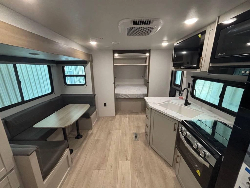 Jayco Jay Flight 245bhs 2027 alt