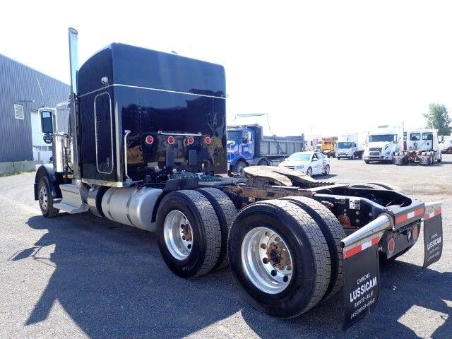 Peterbilt 589 2025