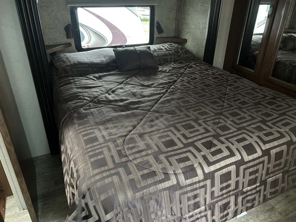 2017 Forest River Freedom Express 293rlds alt