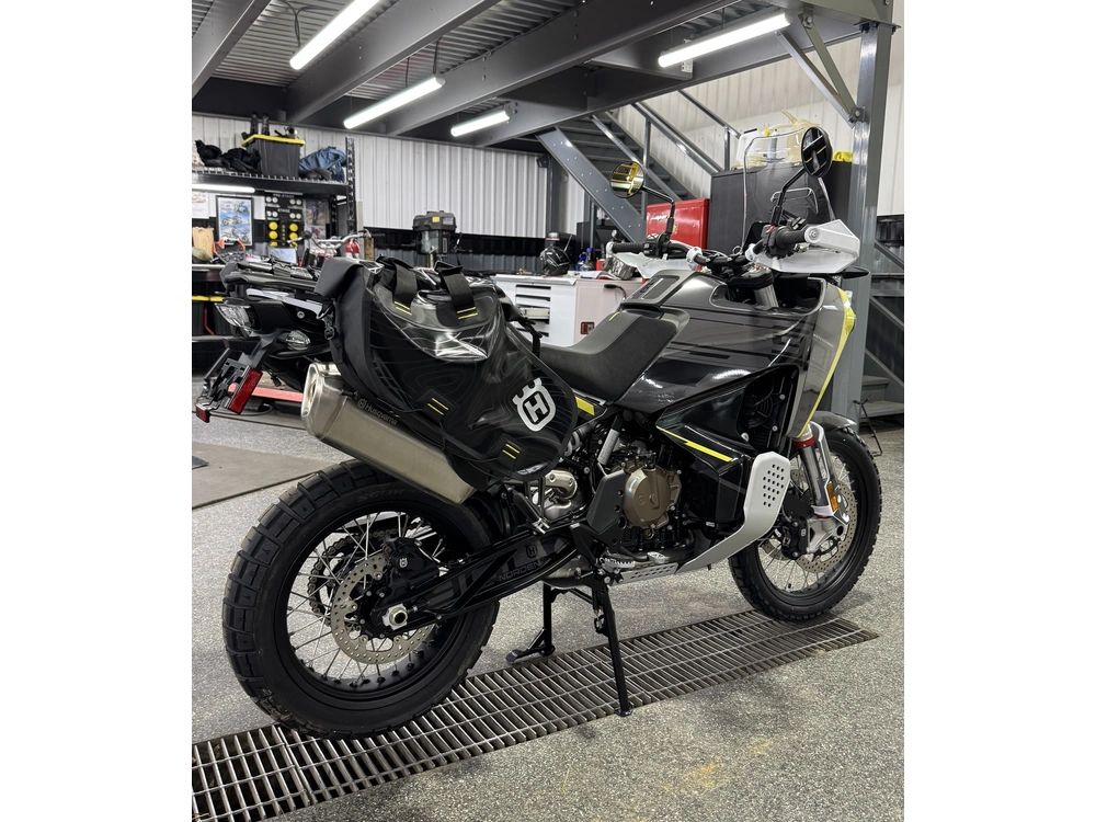 Husqvarna Norden 901 Expeditio 2025 alt