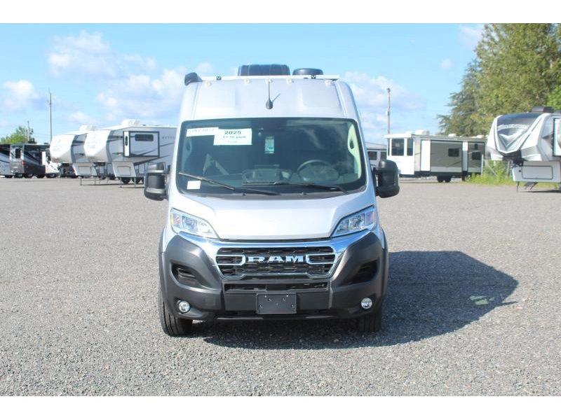 Entegra Coach Arc 18c 2025 alt