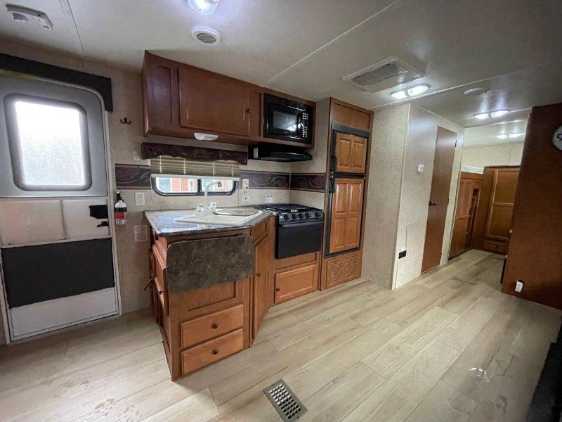 Skyline Layton 298 2013 alt