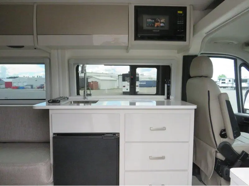 2027 Thor Motor Coach Tellaro 20L