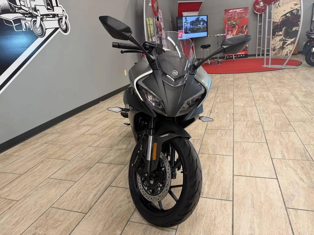 2026 Cfmoto 300ss 5us