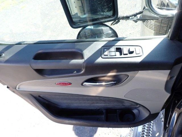 Peterbilt 589 2025