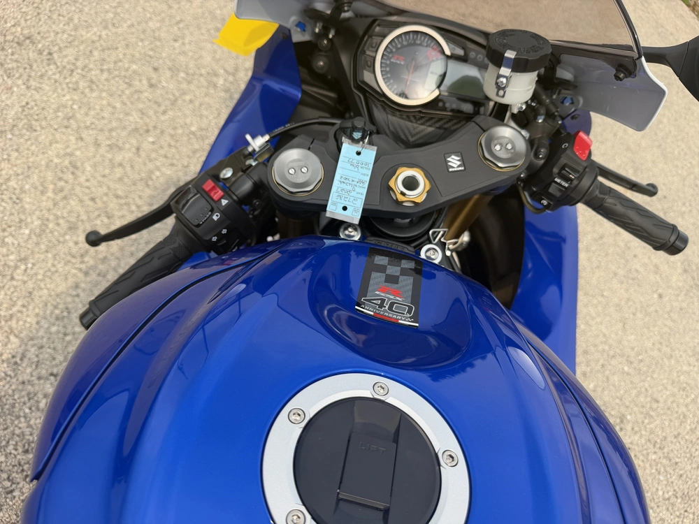 2027 Suzuki Gsx-r750z alt
