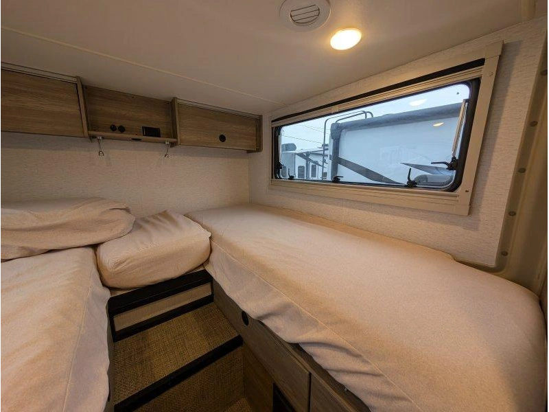 Winnebago Ekko 23b 2025 alt