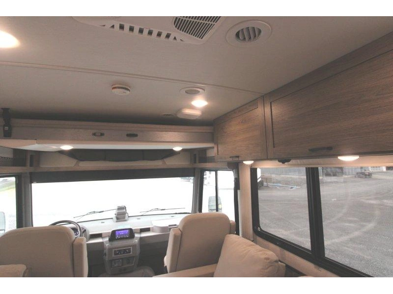 2024 Winnebago Sunstar 33k alt