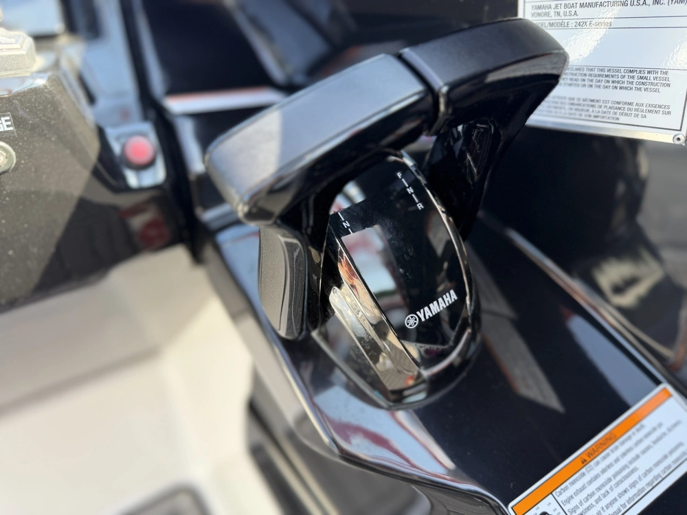 Yamaha 242x 2018 alt