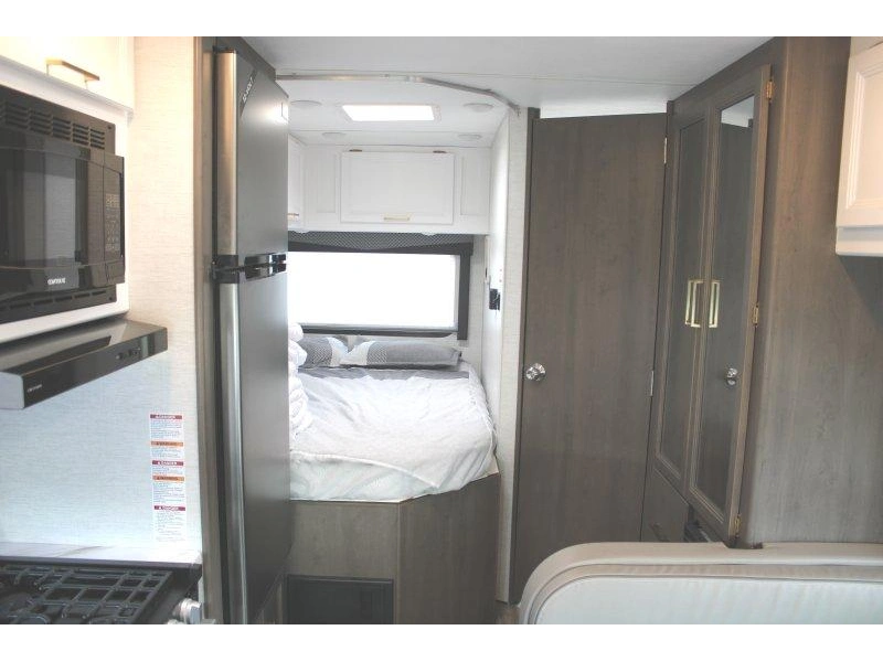 Thor Motor Coach Four Winds 22e 2025 alt