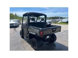 2024 Can-am Defender Xt Hd 7 With Half Doors And Poly Windshield alt