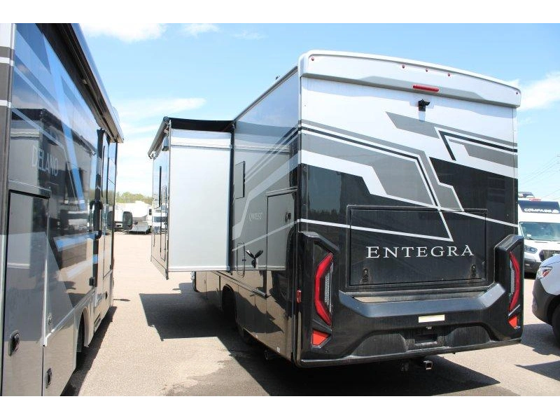 Entegra Coach Qwest 25m 2026 alt