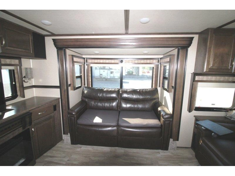 Grand Design Solitude 375res 2020 alt