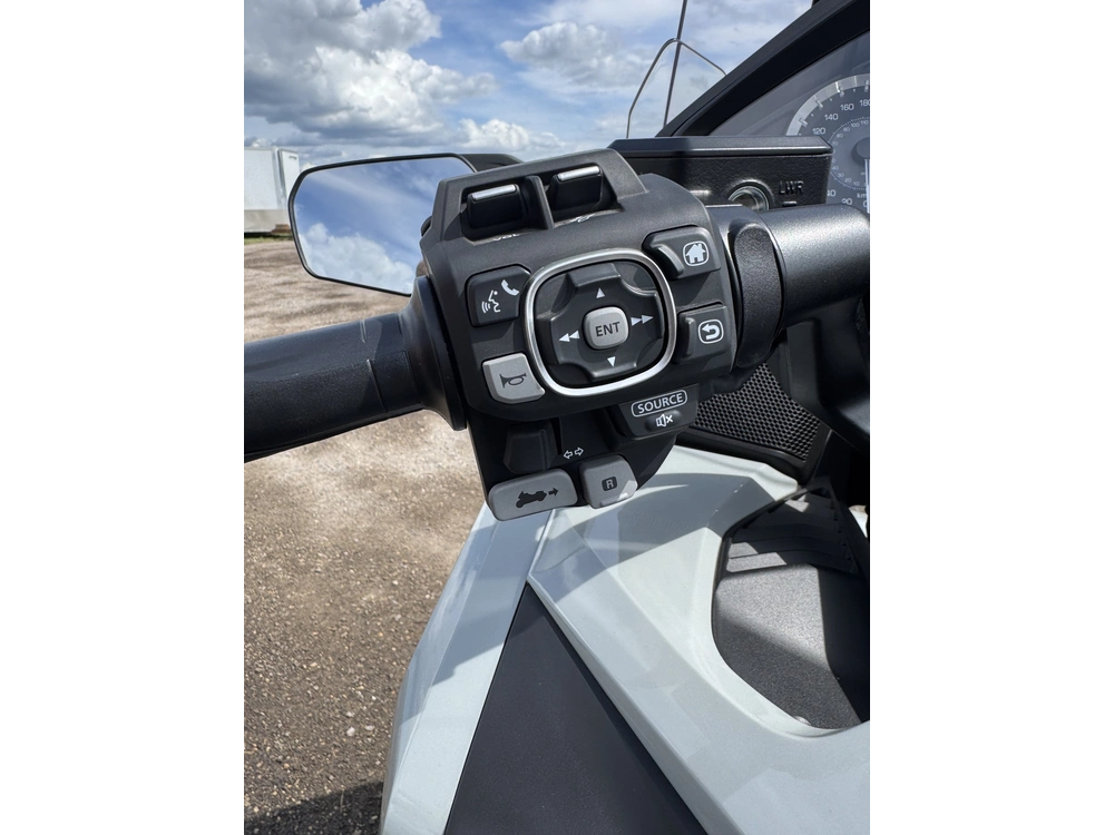 2026 Honda Gold Wing Tour alt