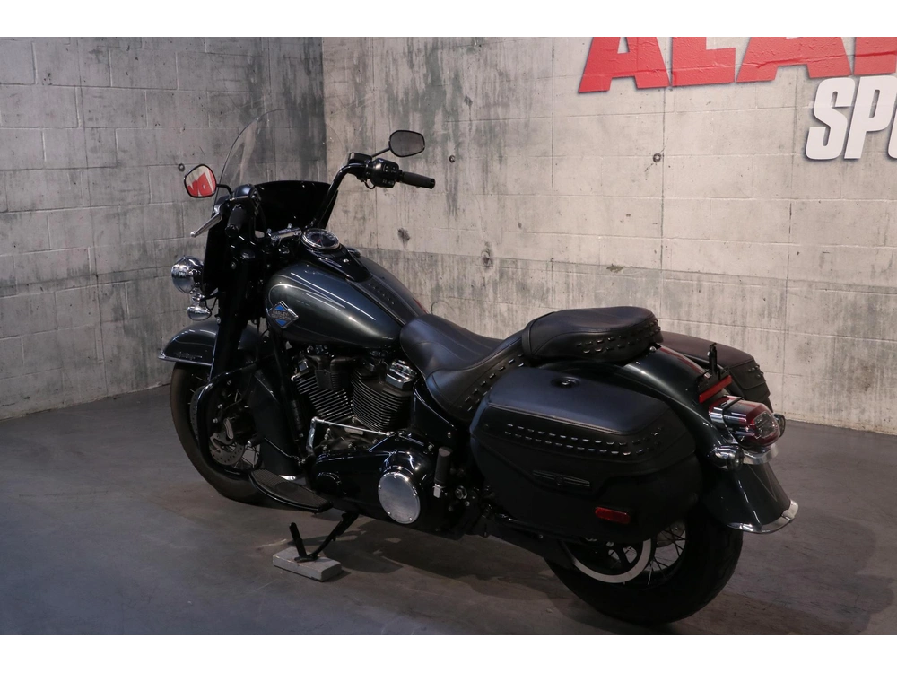 2025 Harley-davidson Softail Heritage Classic (flhc) alt