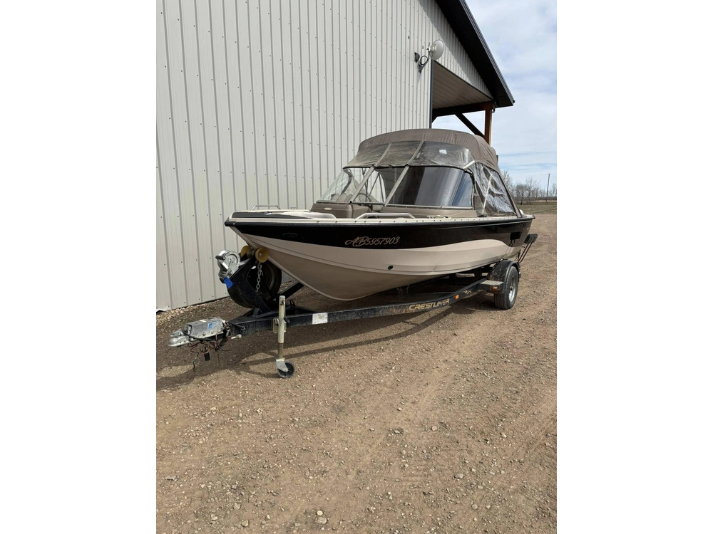 2003 Crestliner 1850 Sportfisher - 15hp Honda alt