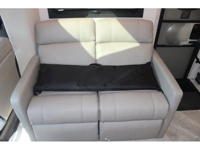 Thor Motor Coach Delano 24rw 2027 alt