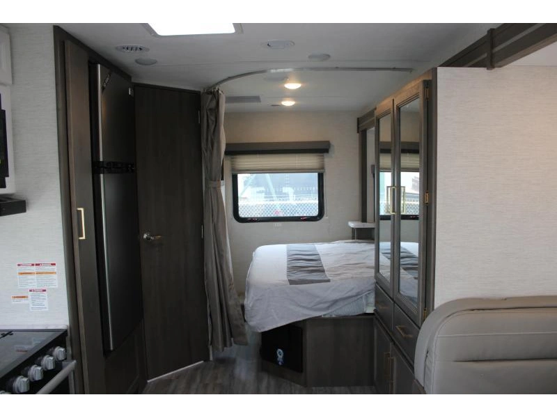Thor Motor Coach Four Winds 24f 2025 alt