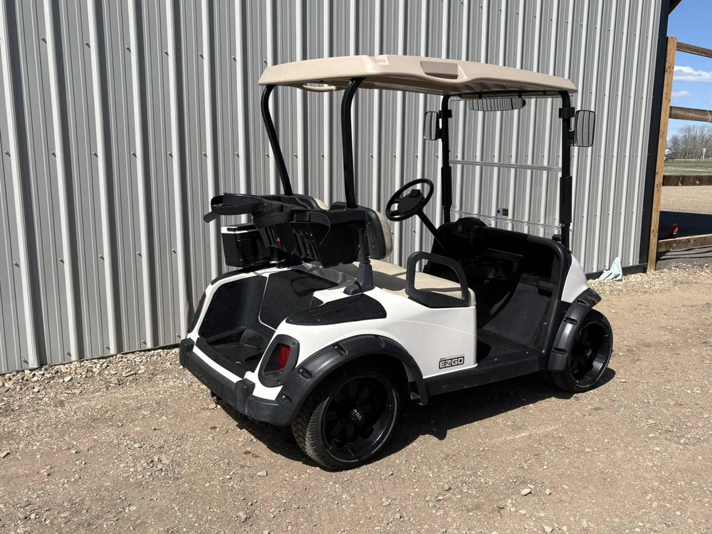 2016 E-z-go Rxv alt