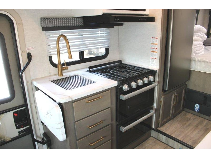 Thor Motor Coach Four Winds 22e 2025 alt