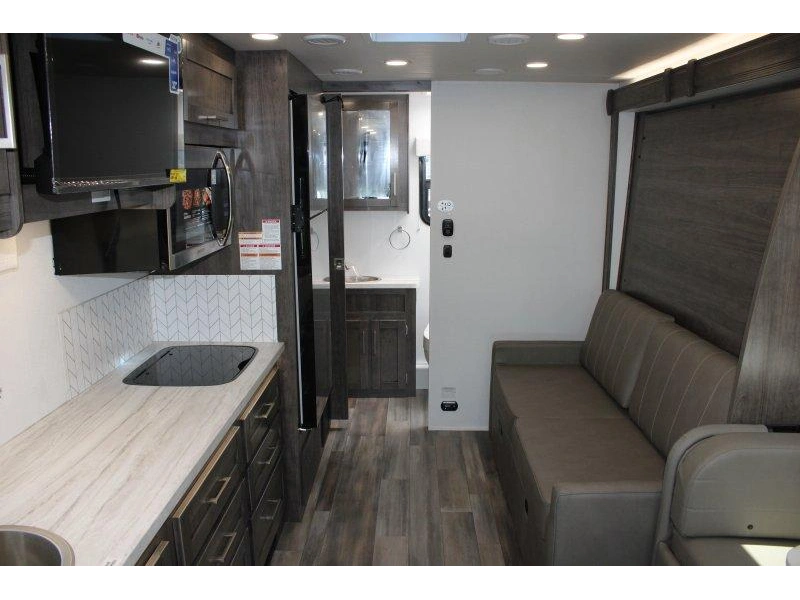 Entegra Coach Qwest 24r 2026 alt