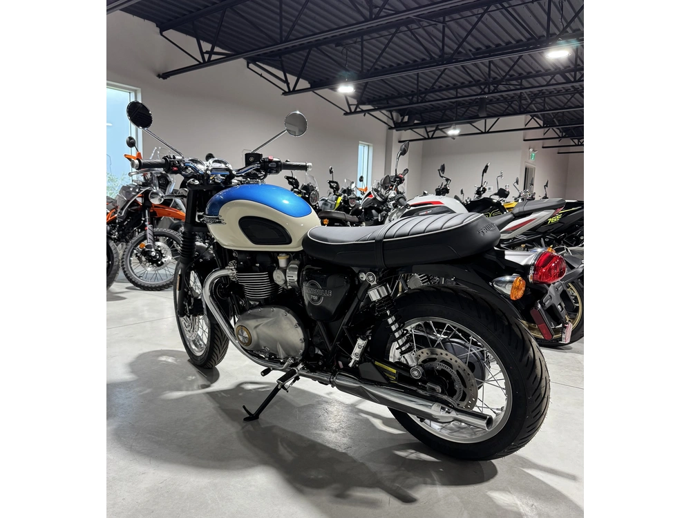 2026 Triumph Bonneville T120 alt
