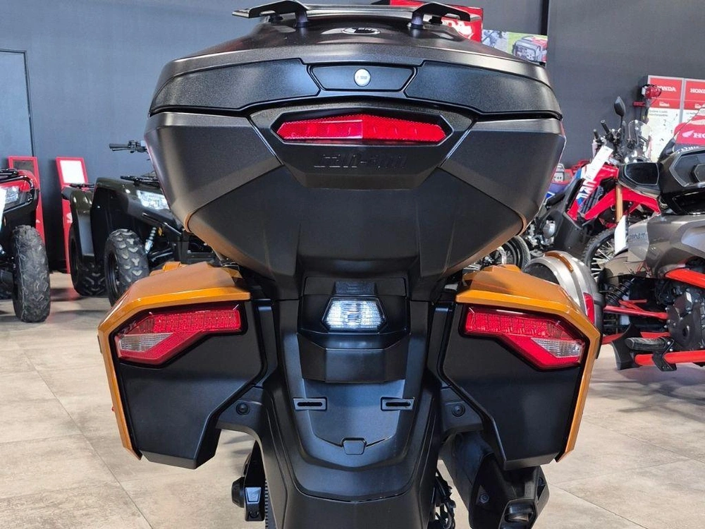 Can-am F3 Limited Special Serie 2024 alt