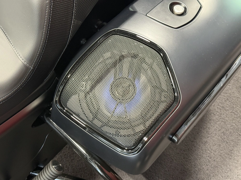 2026 Indian Motorcycle Challenger 112 Dark Horse® With Powerband Audio alt