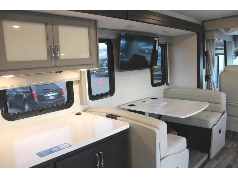 2025 Thor Motor Coach Indigo Dd35 alt