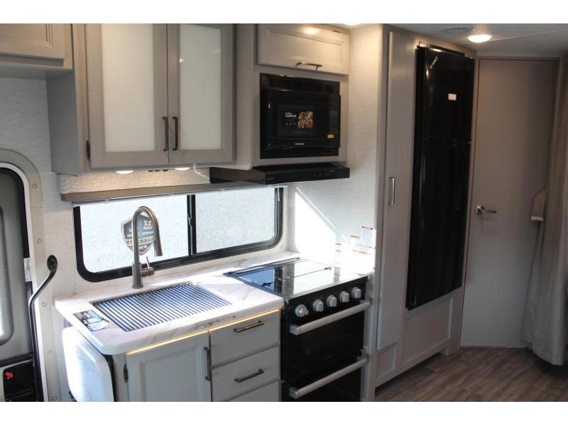 Thor Motor Coach Four Winds 24f 2025 alt