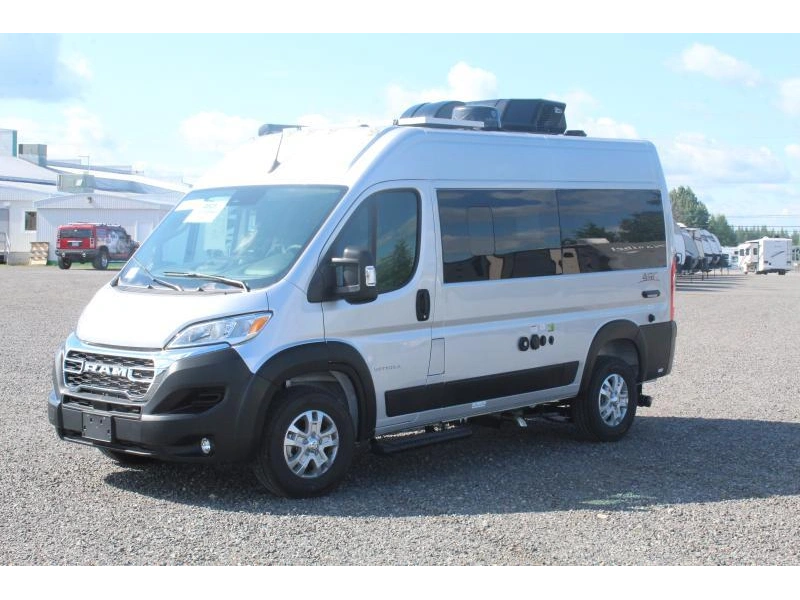 Entegra Coach Arc 18c 2025 alt