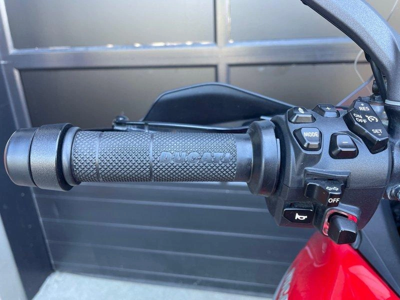 2021 Ducati Multistrada V4 alt