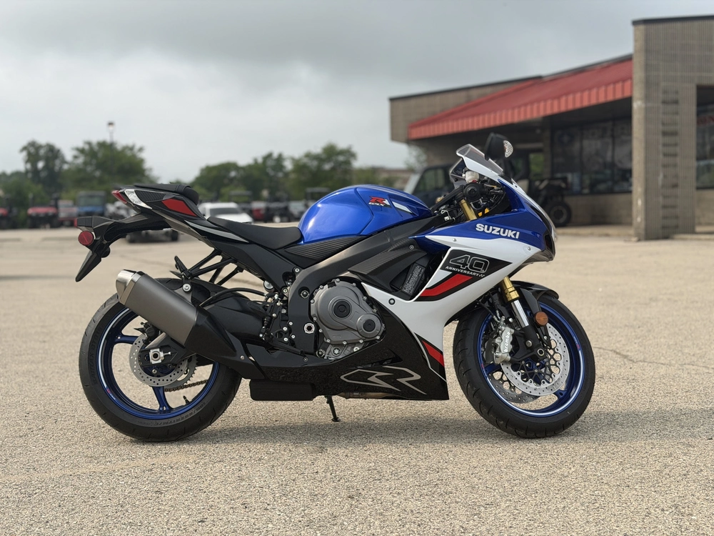 2027 Suzuki Gsx-r750z alt