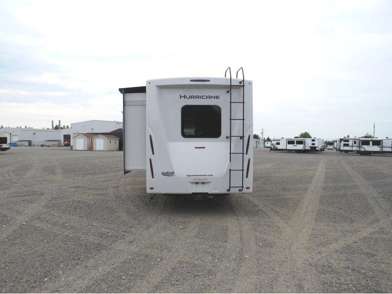 2026 Thor Motor Coach Hurricane 29l alt