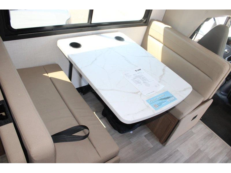 Thor Motor Coach Four Winds 21z.gm 2027 alt