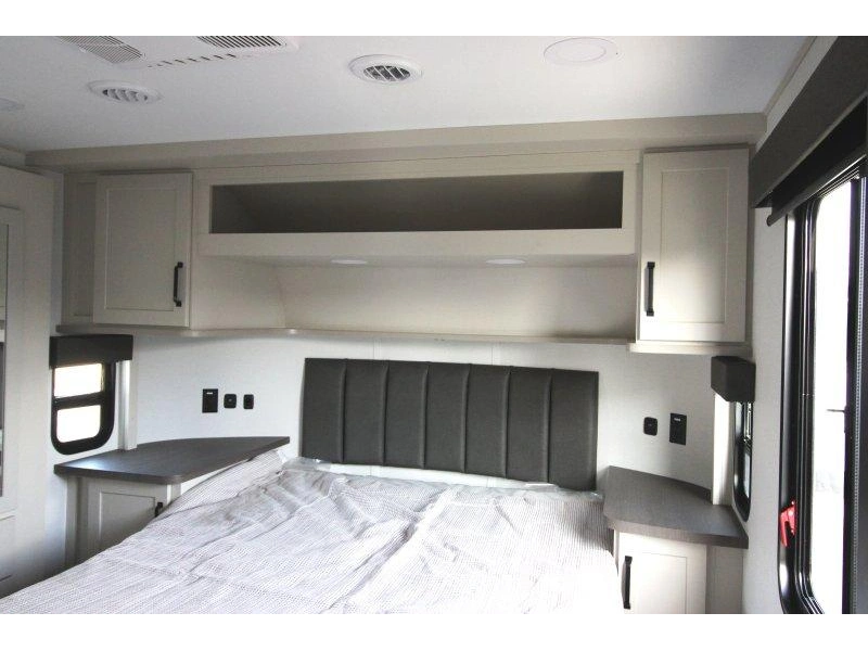 Grand Design Momentum 320g 2026 alt
