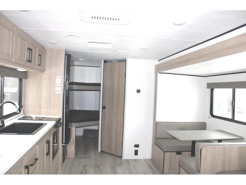 Keystone Rv Coleman 25b 2026 alt
