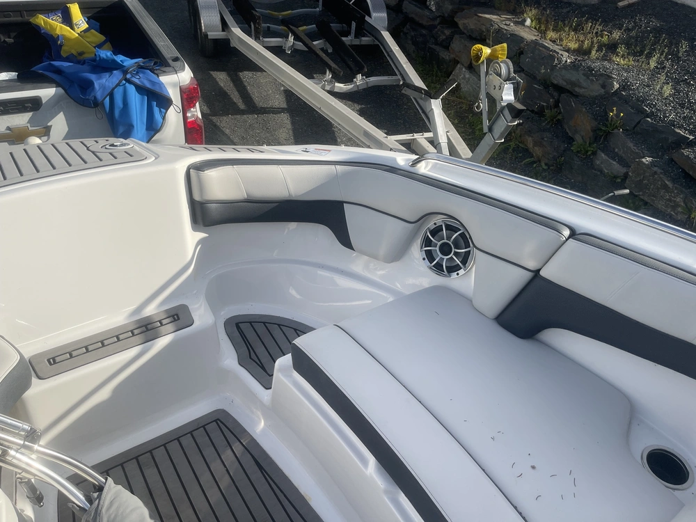2014 Yamaha 212x alt