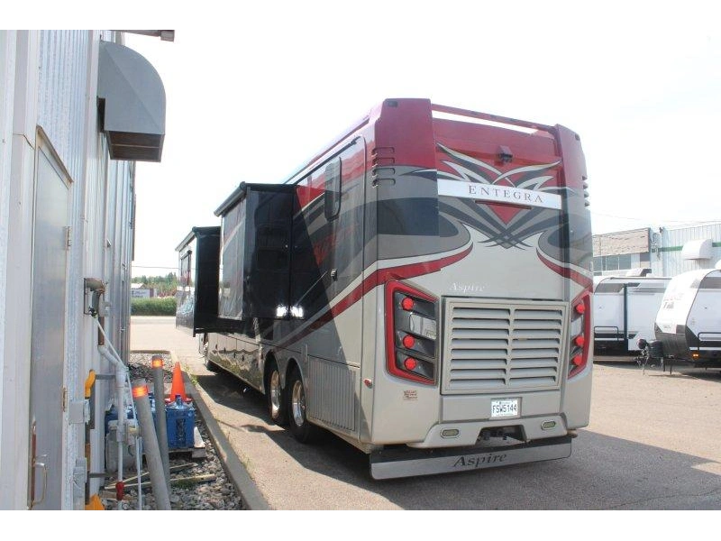 Entegra Coach Aspire 44b 2017 alt
