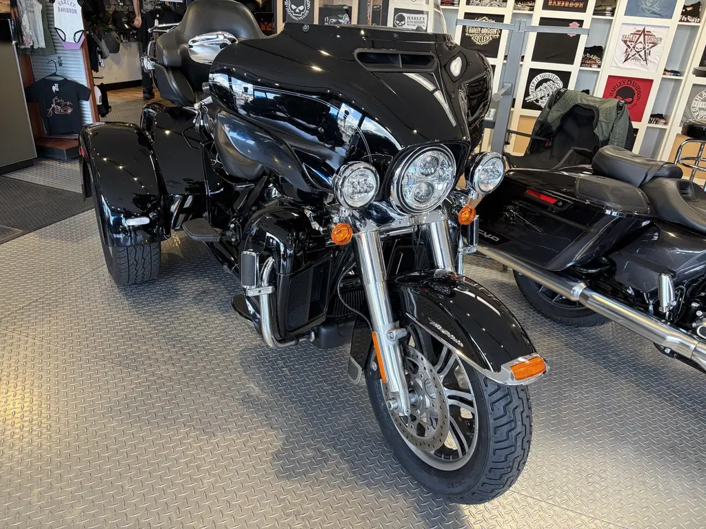Harley-Davidson FLHTCUTG Tri Glide Ultra 2019
