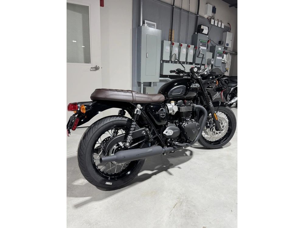 Triumph Bonneville T120 Noir 2026 alt