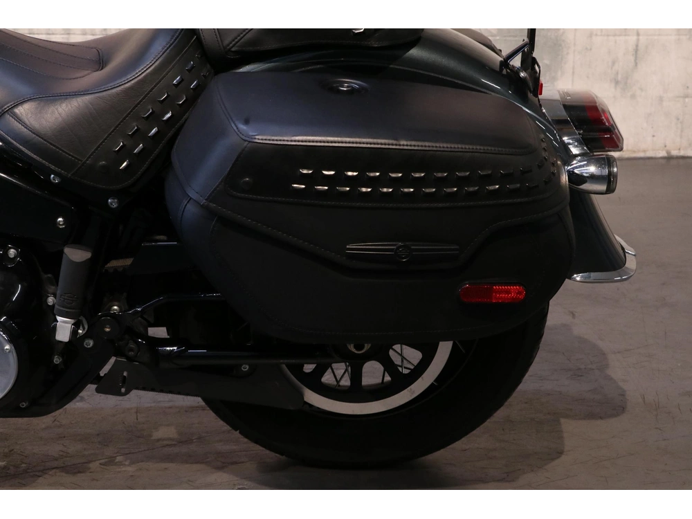 2025 Harley-davidson Softail Heritage Classic (flhc) alt