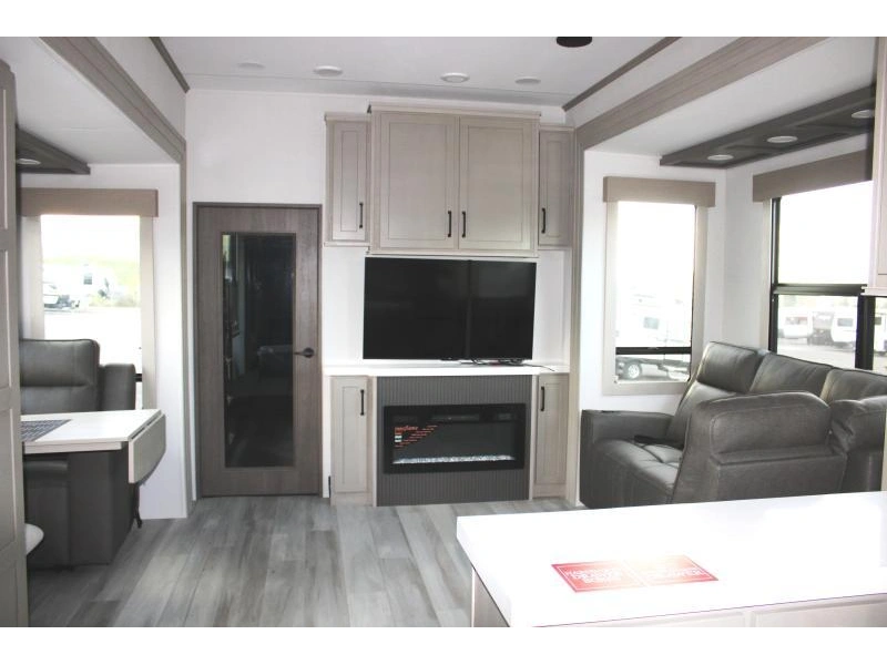 Grand Design Momentum 414m 2026 alt